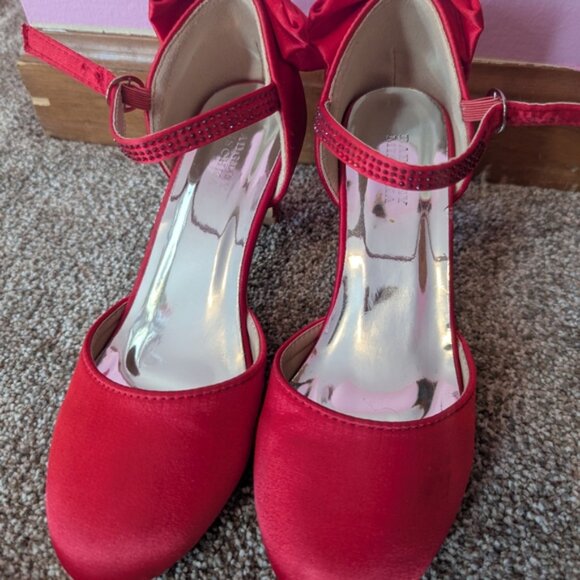 Badgley Mischka Red Satin Heels - Picture 2 of 9
